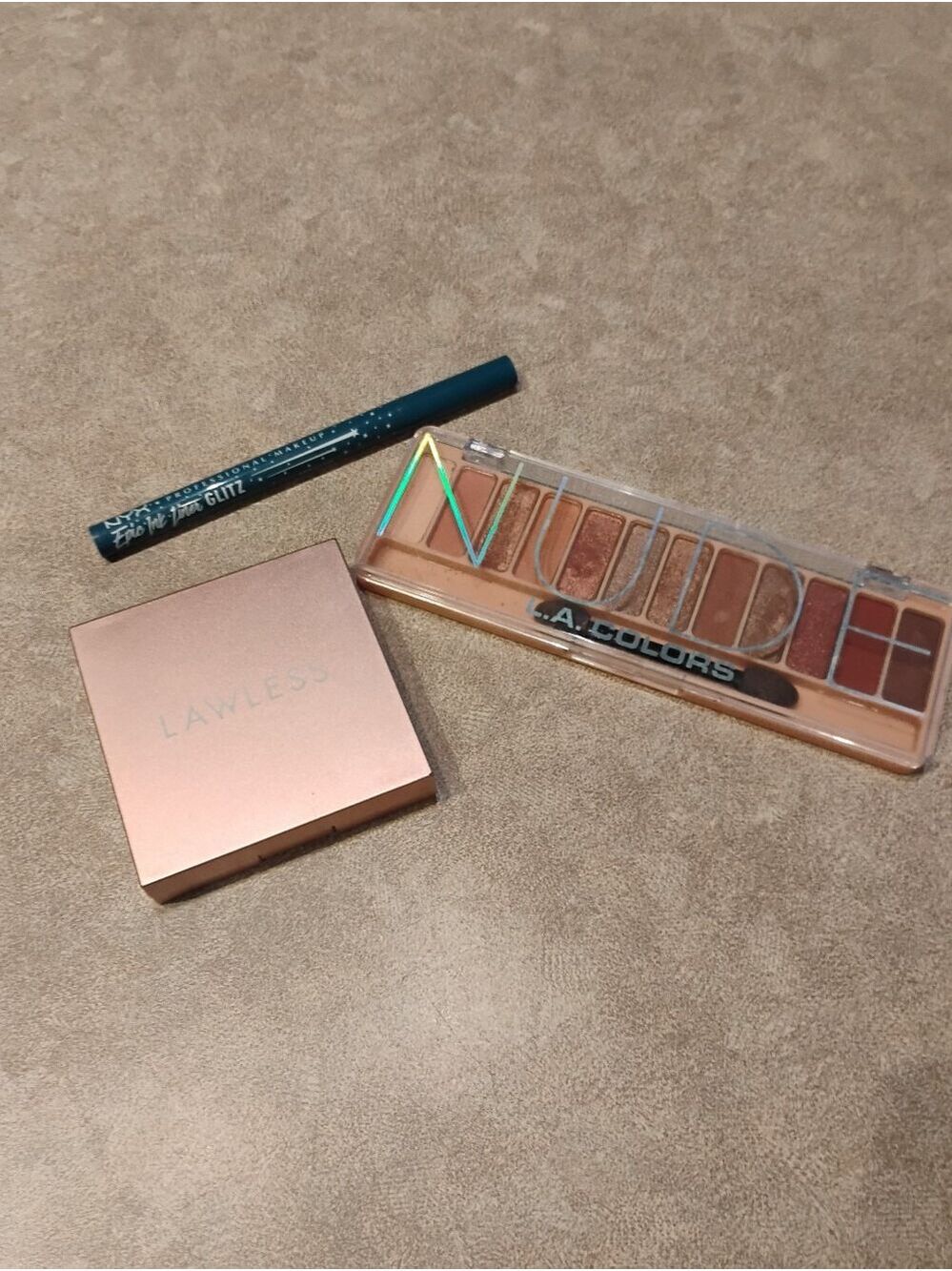 New LAWLESS Compact Soft Blur Cream Dutchess Eyeshadow Pallet & Sparkle Eyeliner